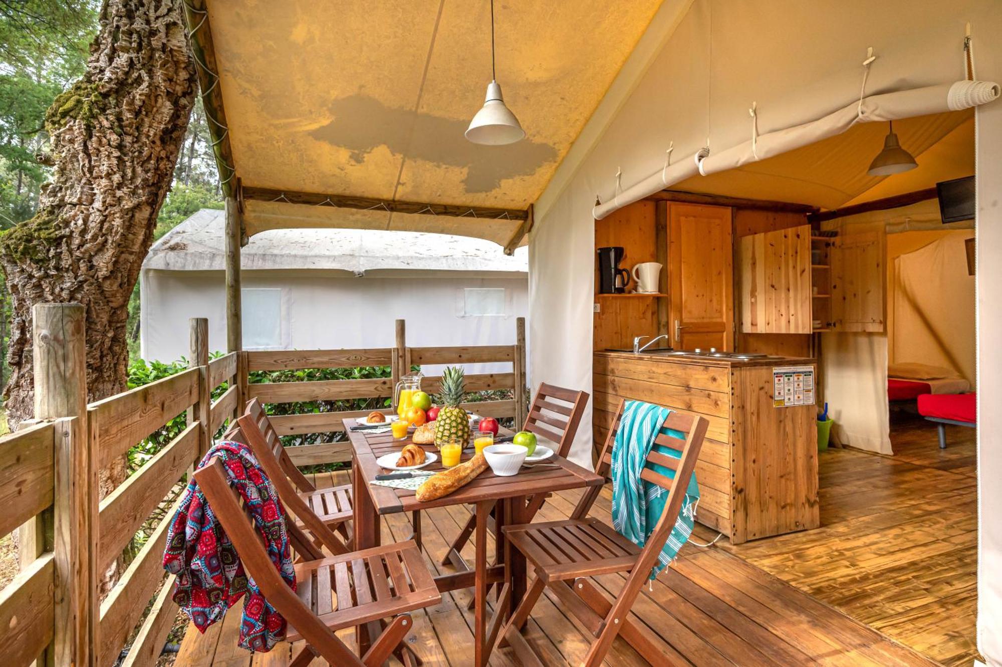 Camping-Village Vacances Les Deux Etangs 세노스 외부 사진